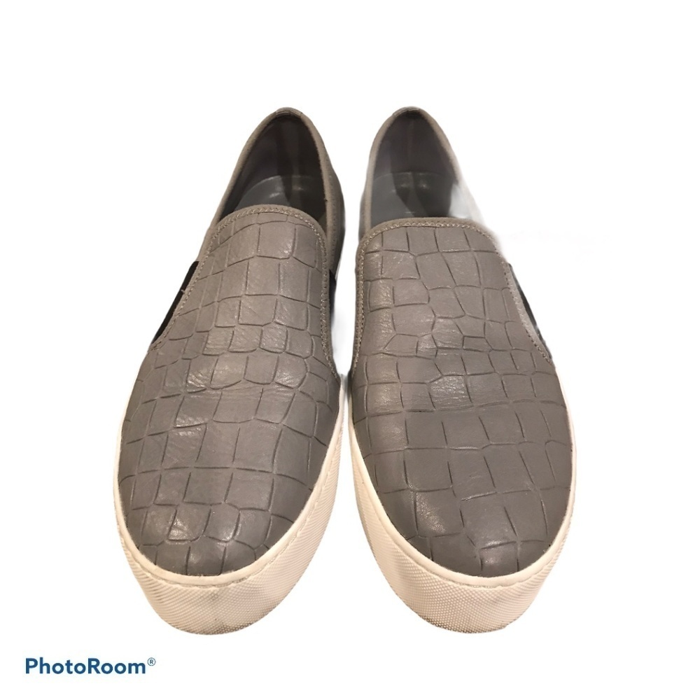1. State Waylan Leather Slip On Sneaker 6.5